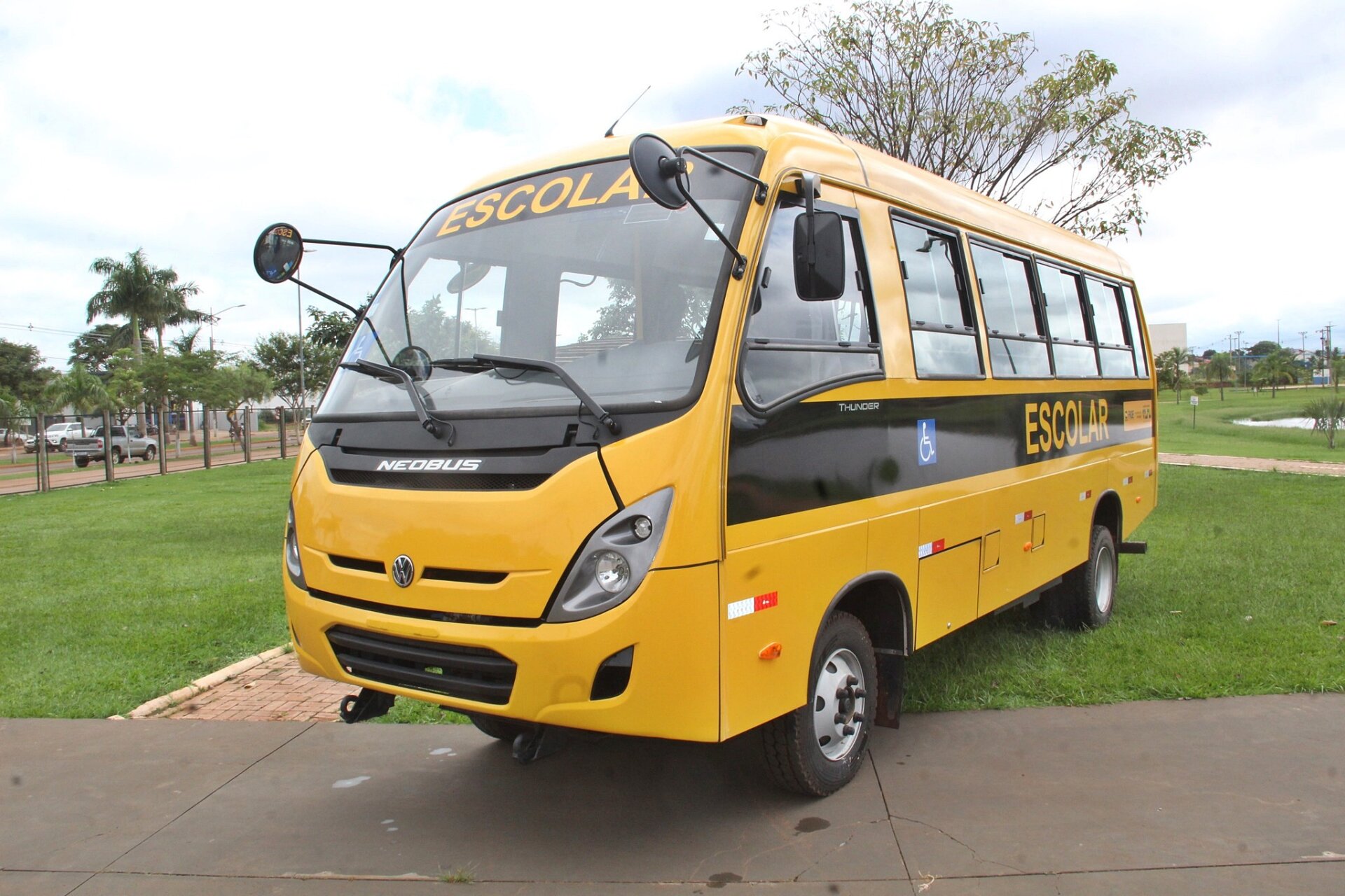 Prefeitura adquire três novos ônibus para reforçar o transporte